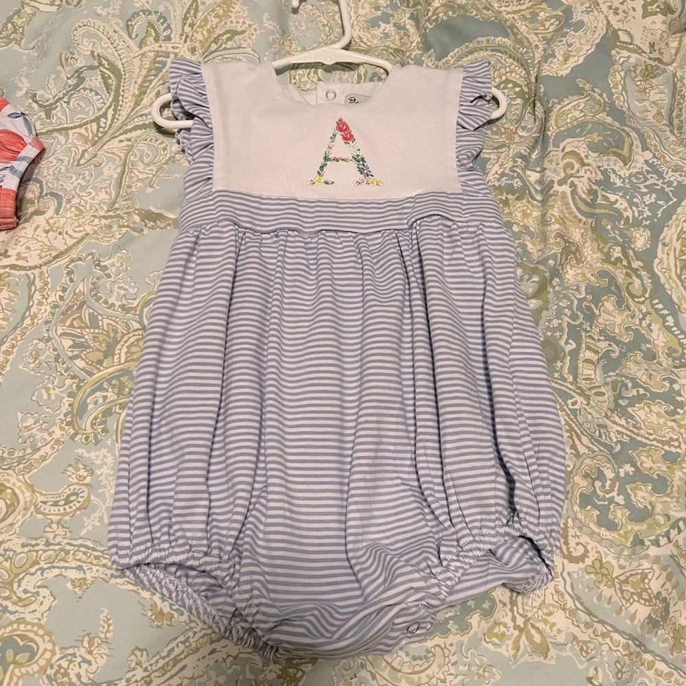 “A” Monogram bubble